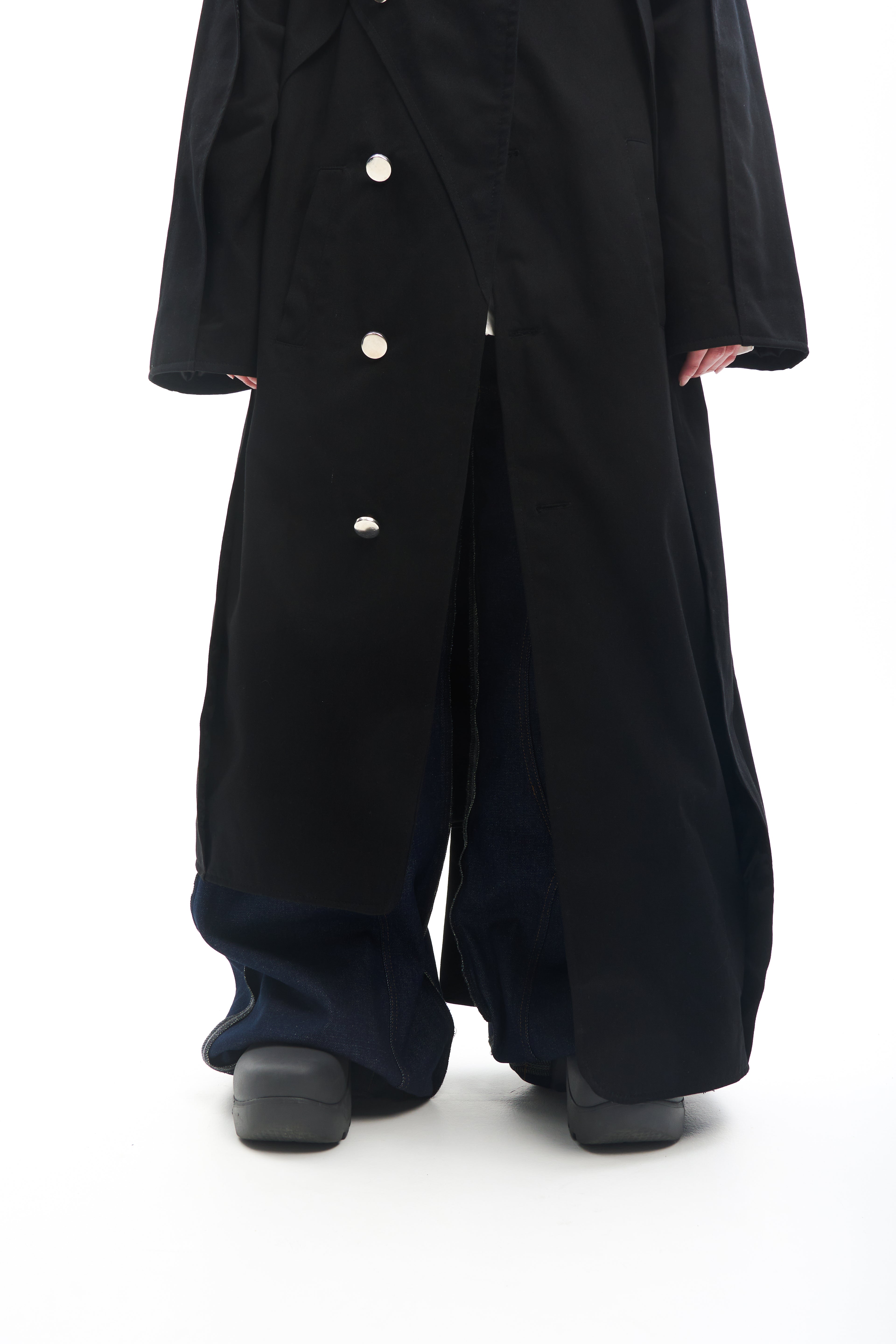 Monarch Light Coat Black